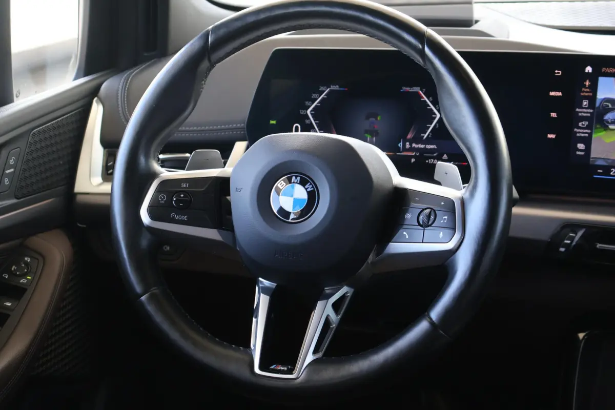 218i | M Sport | Leder | Comfort Access | Camera | Parkeersensoren | Head-Up Display
