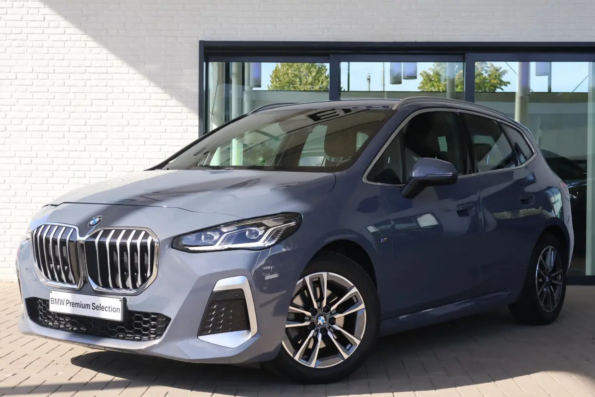218i | M Sport | Leder | Comfort Access | Camera | Parkeersensoren | Head-Up Display