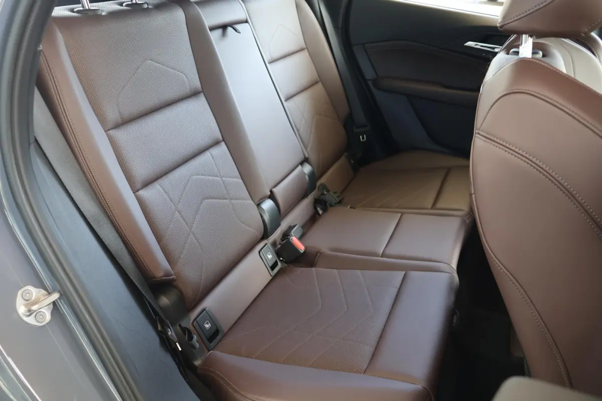 218i | M Sport | Leder | Comfort Access | Camera | Parkeersensoren | Head-Up Display