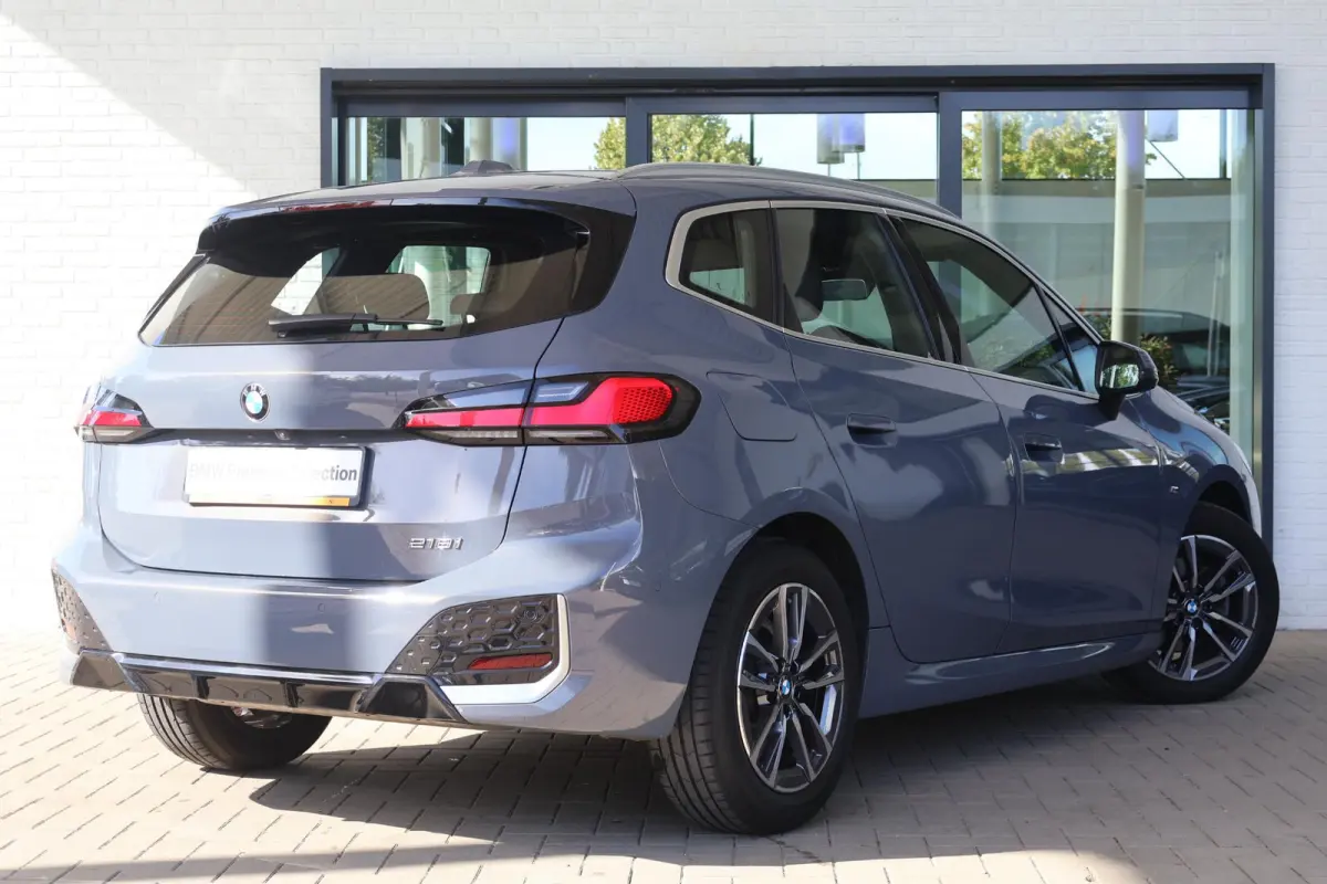 218i | M Sport | Leder | Comfort Access | Camera | Parkeersensoren | Head-Up Display