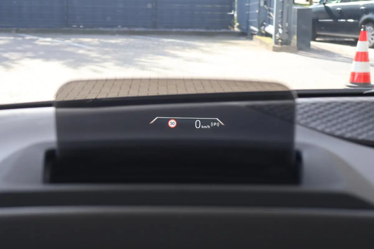 218i | M Sport | Leder | Comfort Access | Camera | Parkeersensoren | Head-Up Display