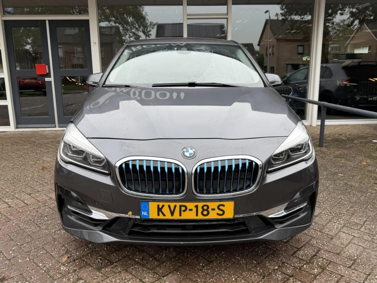 225xe iPerformance Climat, Bluetooth, Navi, LM..