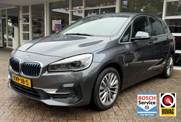 225xe iPerformance Climat, Bluetooth, Navi, LM..