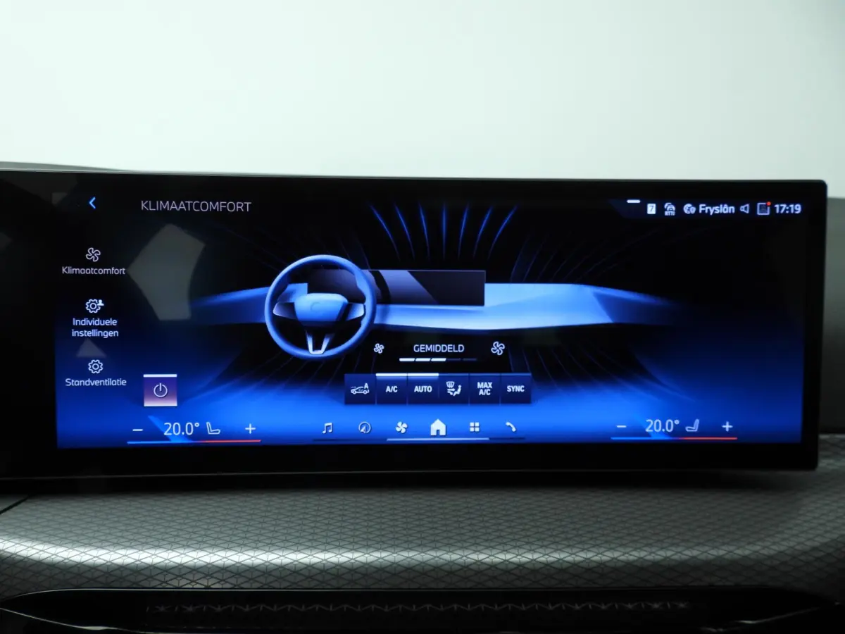 318i | M-Sportpakket | LED | Leder | Trekhaak | Panoramadak | Stoelverwarming | DAB | Alu 18 inch