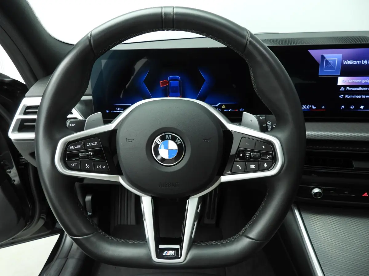 318i | M-Sportpakket | LED | Leder | Trekhaak | Panoramadak | Stoelverwarming | DAB | Alu 18 inch