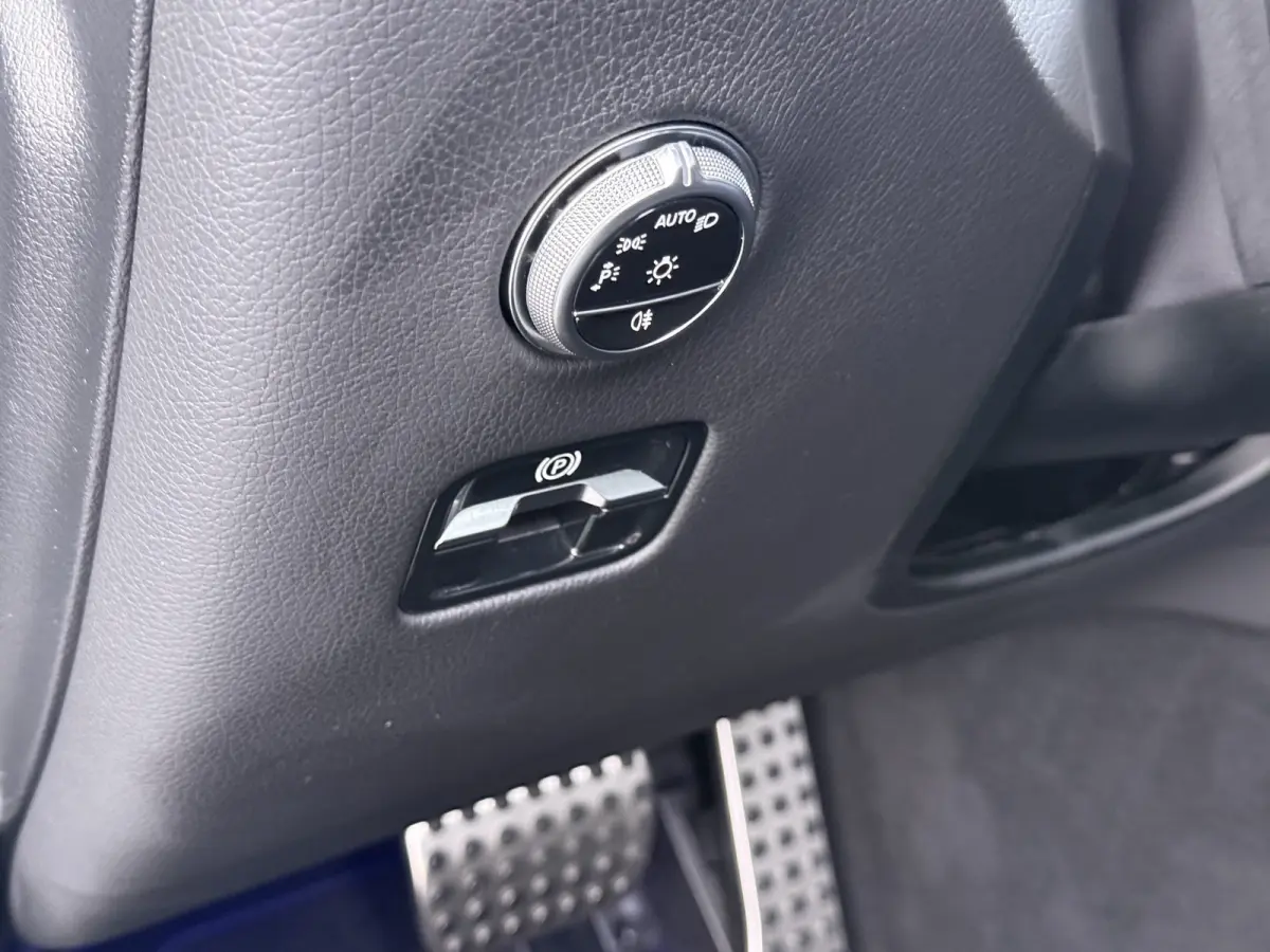 AMG 4Matic // SoH 99% // Panoramadak // Trekhaak // Achterbank Verwarming // 360 Camera // Memory // Carplay // Night Pakket