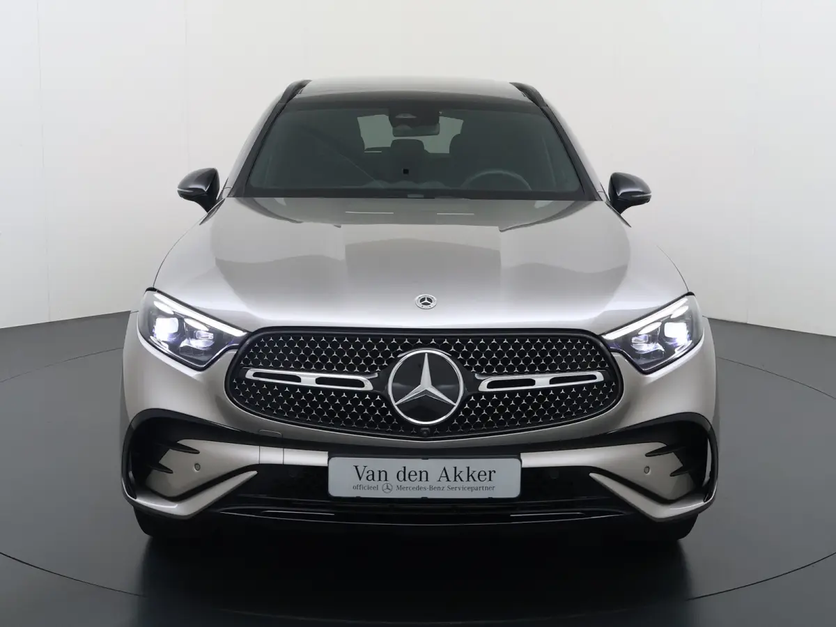 AMG 4Matic // SoH 99% // Panoramadak // Trekhaak // Achterbank Verwarming // 360 Camera // Memory // Carplay // Night Pakket