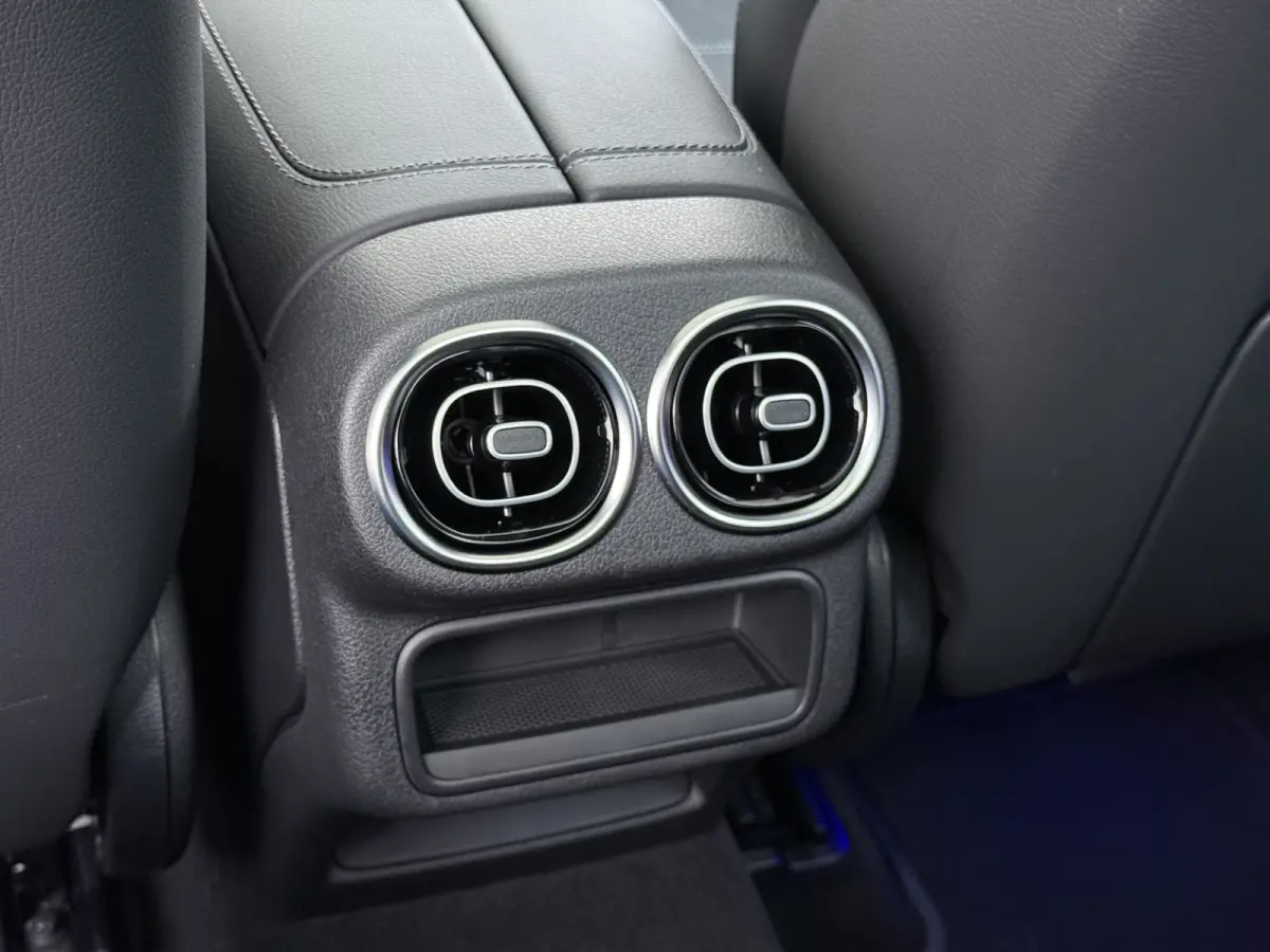 AMG 4Matic // SoH 99% // Panoramadak // Trekhaak // Achterbank Verwarming // 360 Camera // Memory // Carplay // Night Pakket