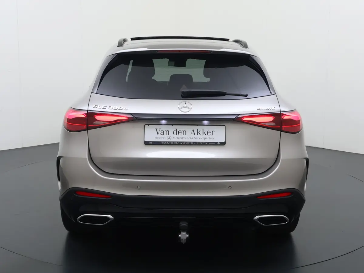 AMG 4Matic // SoH 99% // Panoramadak // Trekhaak // Achterbank Verwarming // 360 Camera // Memory // Carplay // Night Pakket