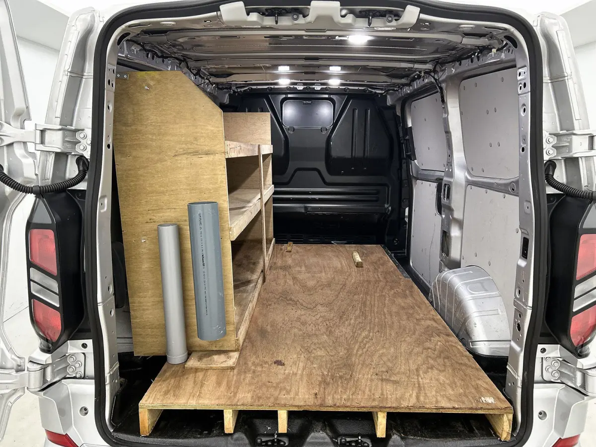 280 2.0 TDCI L1H1 Limited | 5 jaar Fabrieksgarantie! | Trekhaak | LED | Keyless | Stoelverwarming