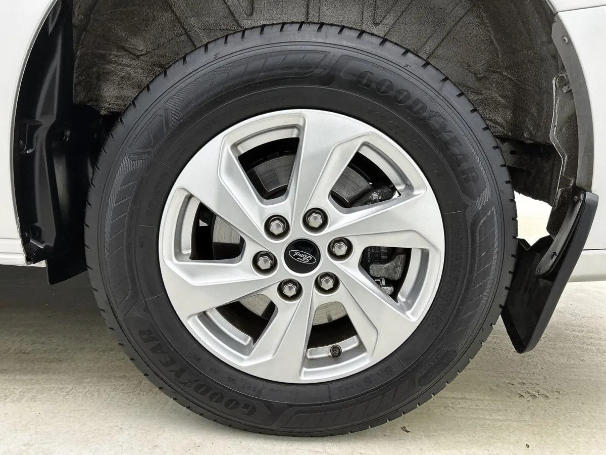 280 2.0 TDCI L1H1 Limited | 5 jaar Fabrieksgarantie! | Trekhaak | LED | Keyless | Stoelverwarming
