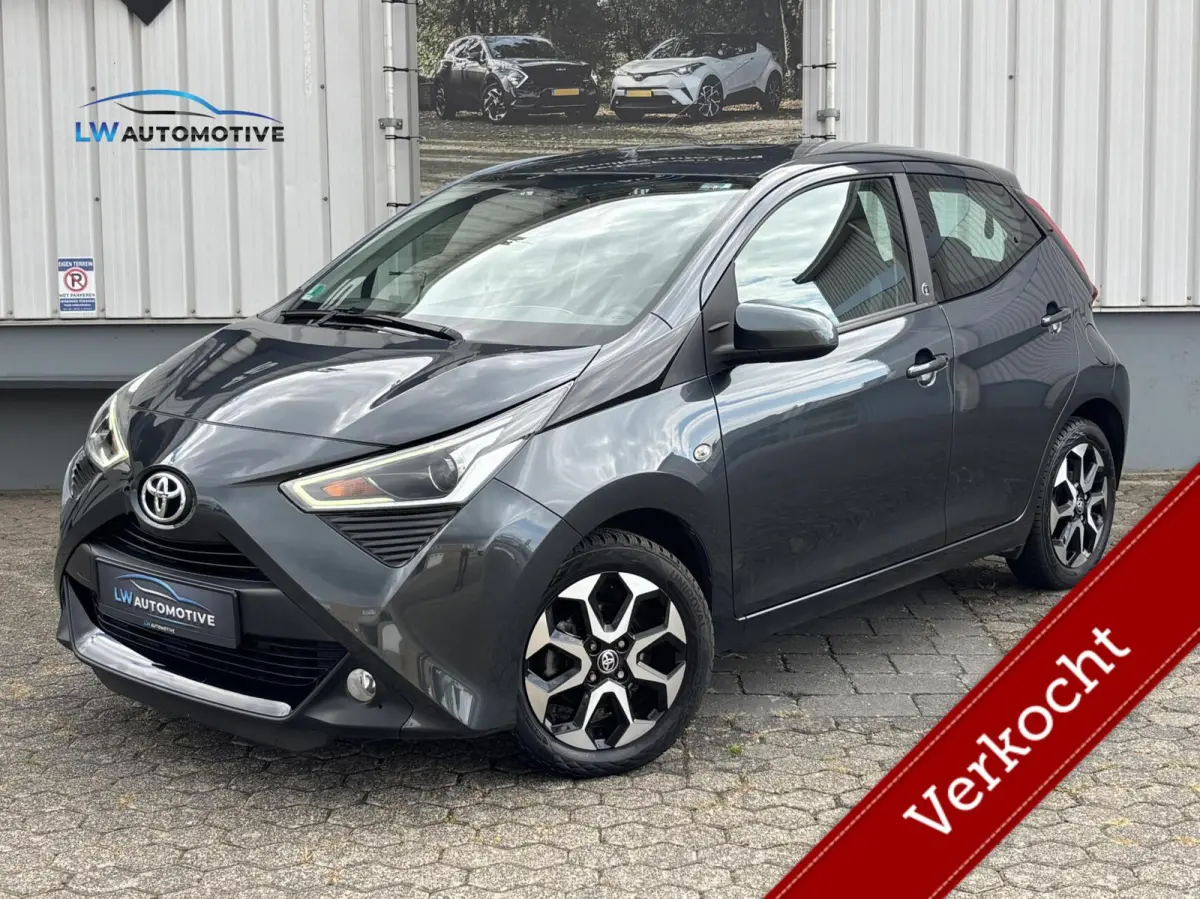 1.0 VVT-i x-joy | 15'' velgen | Camera | Carplay
