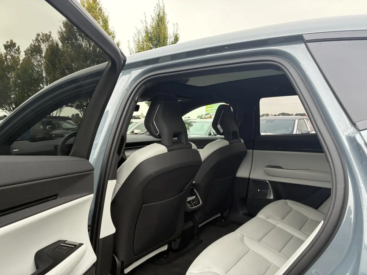 Long range Single motor Pilot Plus 111 kWh |Nappa Leder Zinc|HUD|Bowers&Wilkins|