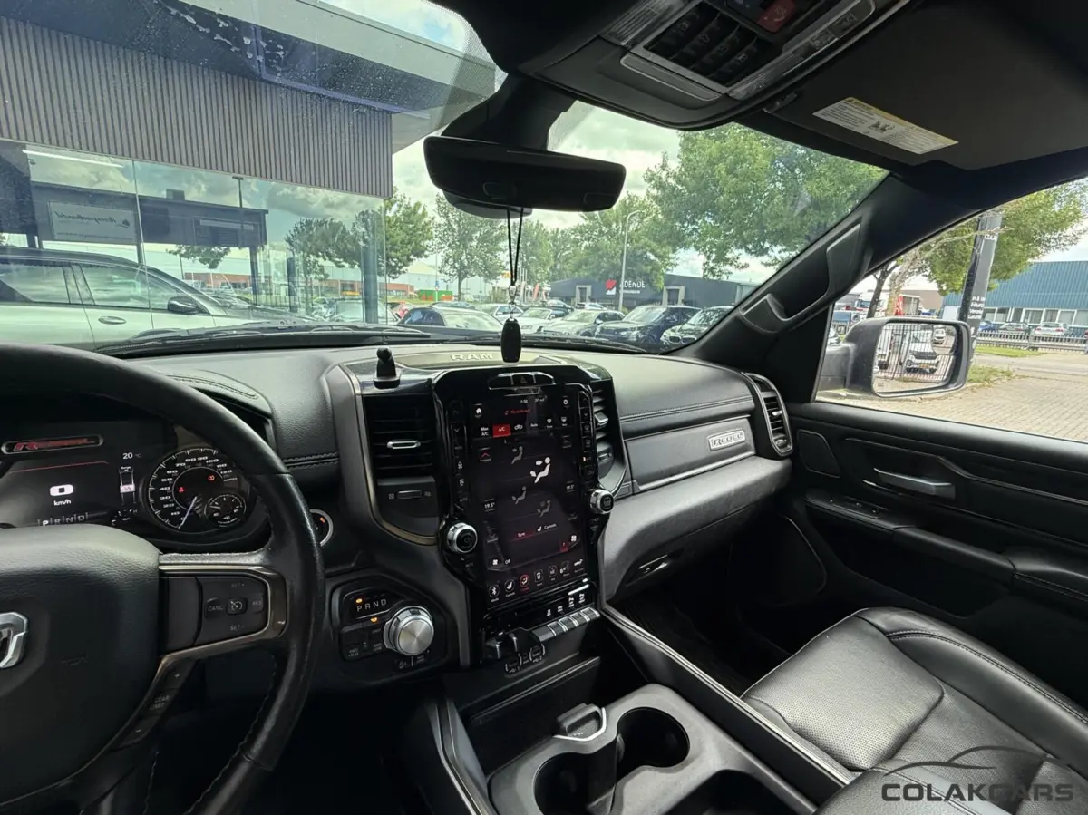 1500 4X4 5.7 V8 Crew Laramie-Pano Rebel-Garantie!