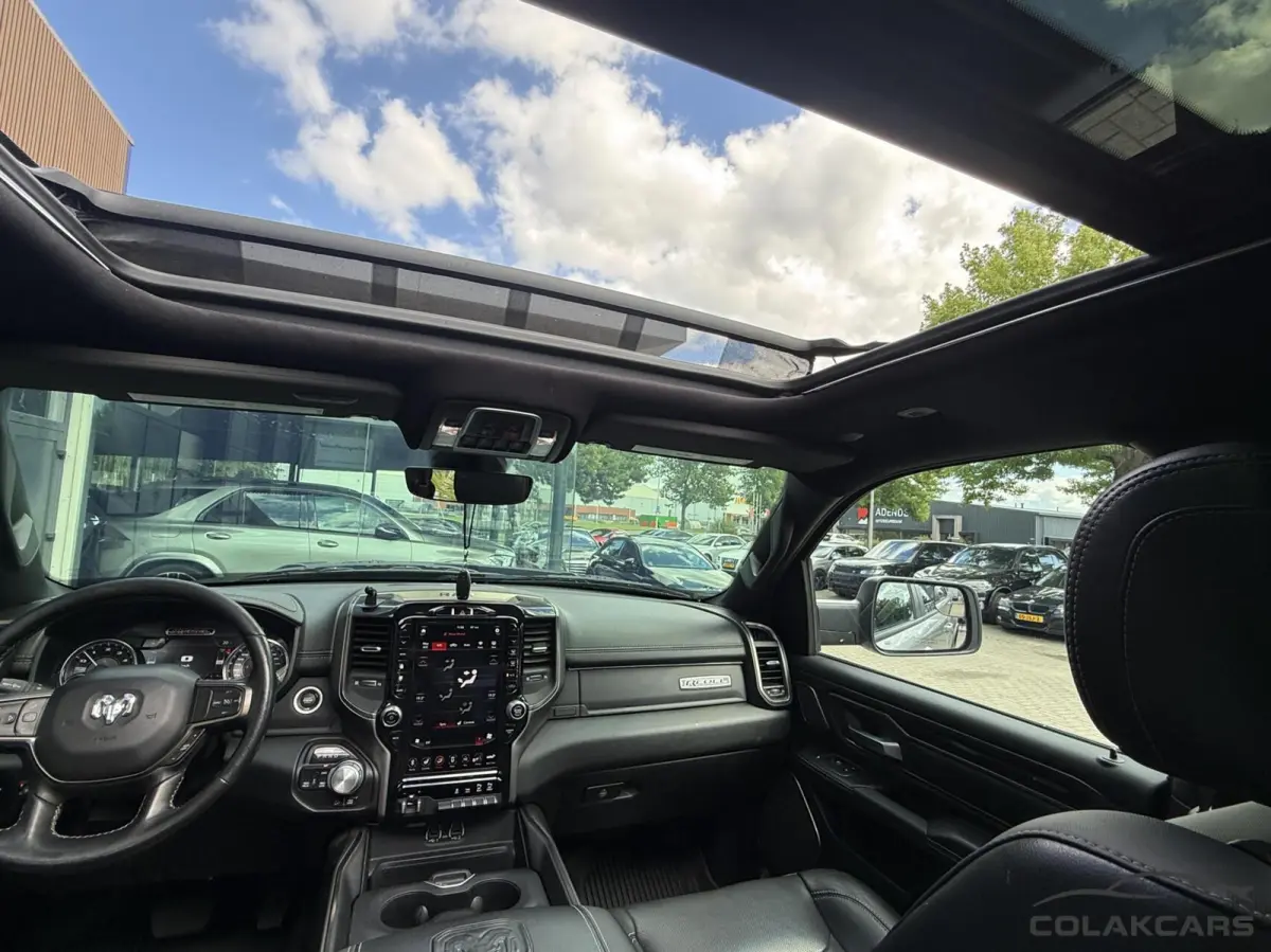 1500 4X4 5.7 V8 Crew Laramie-Pano Rebel-Garantie!