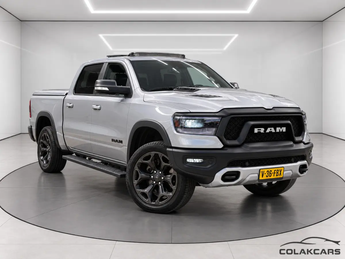 1500 4X4 5.7 V8 Crew Laramie-Pano Rebel-Garantie!