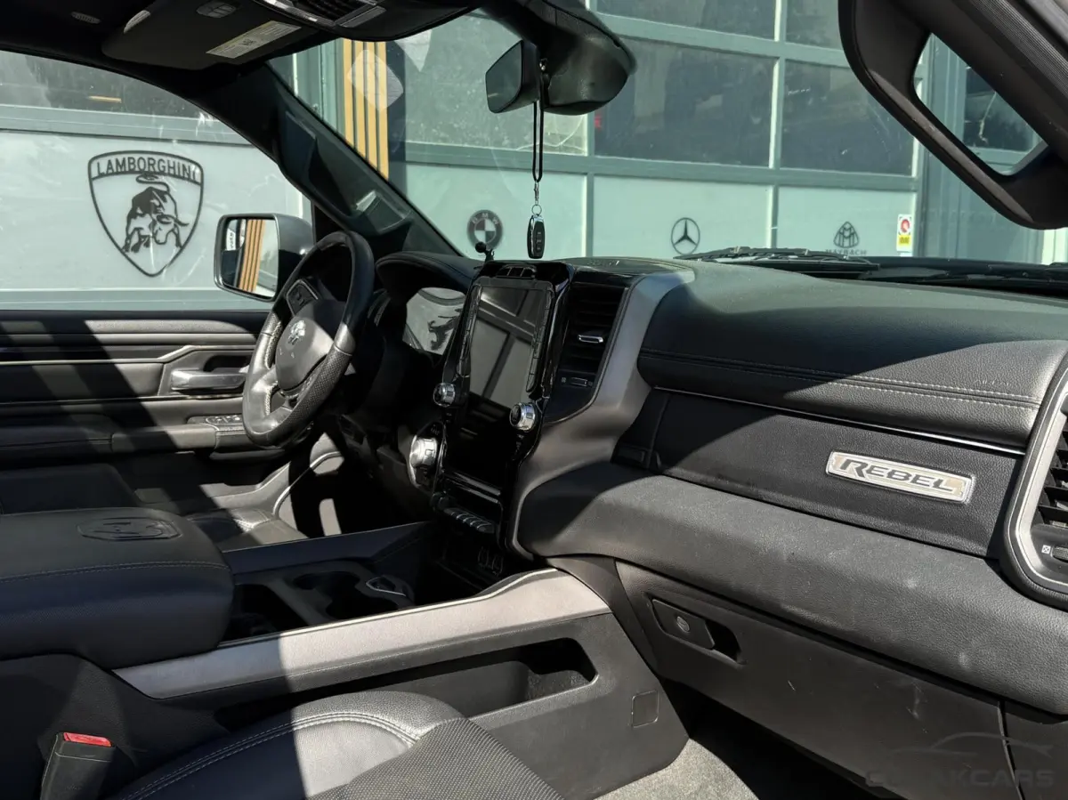 1500 4X4 5.7 V8 Crew Laramie-Pano Rebel-Garantie!