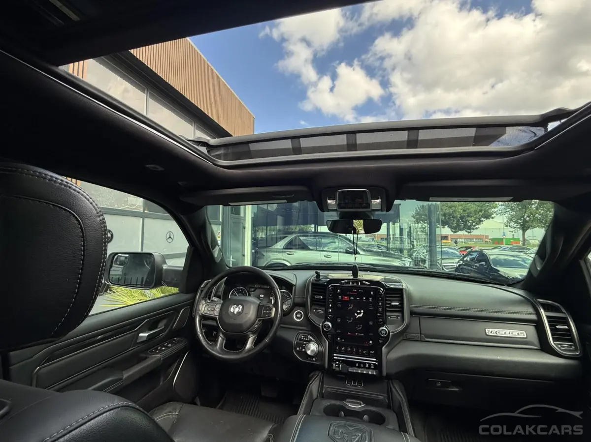 1500 4X4 5.7 V8 Crew Laramie-Pano Rebel-Garantie!