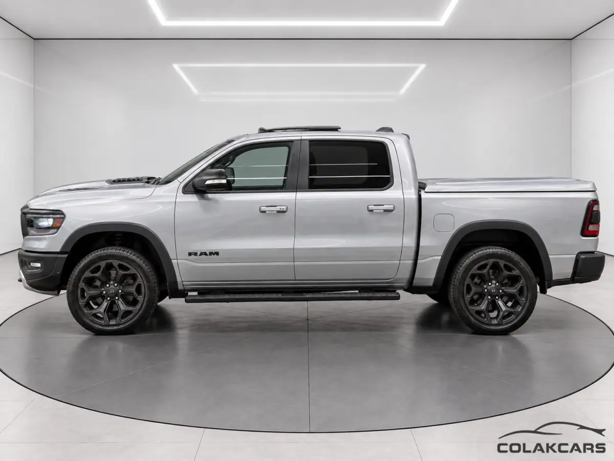 1500 4X4 5.7 V8 Crew Laramie-Pano Rebel-Garantie!