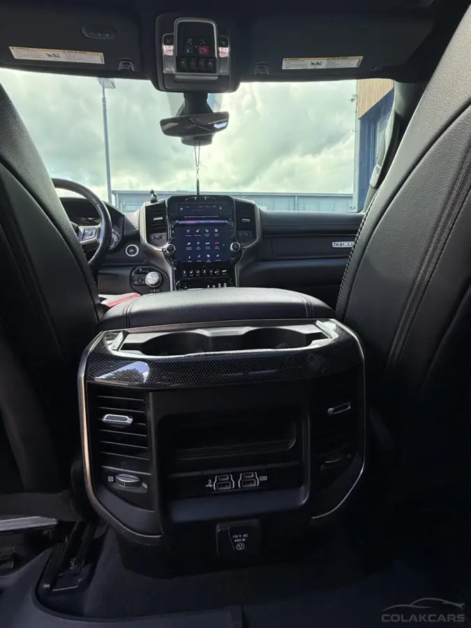 1500 4X4 5.7 V8 Crew Laramie-Pano Rebel-Garantie!