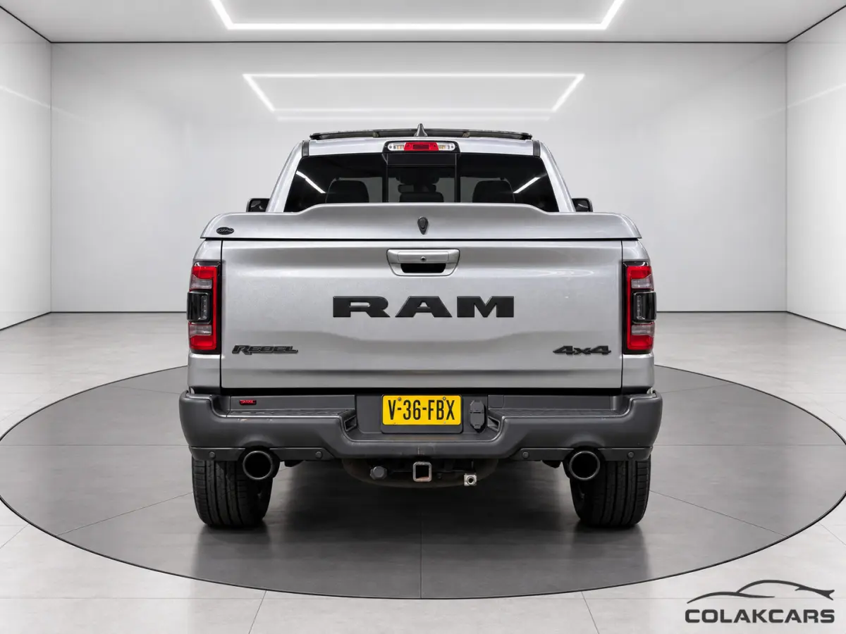 1500 4X4 5.7 V8 Crew Laramie-Pano Rebel-Garantie!