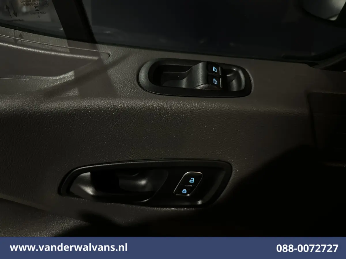 2.0 TDCI 131pk Bakwagen 1103kg laadvermogen Laadklep Zijdeur Euro6 Airco | Navigatie | Camera | Apple Carplay Android Auto, Cruisecontrol, Stoelverwarming