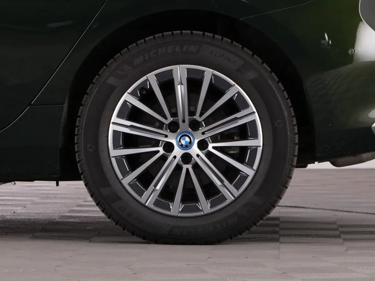 225 xDrive Luxury Line | LEDER | CAMERA | NAVI | ECC | PHEV | Sanremo Grün Metallic !