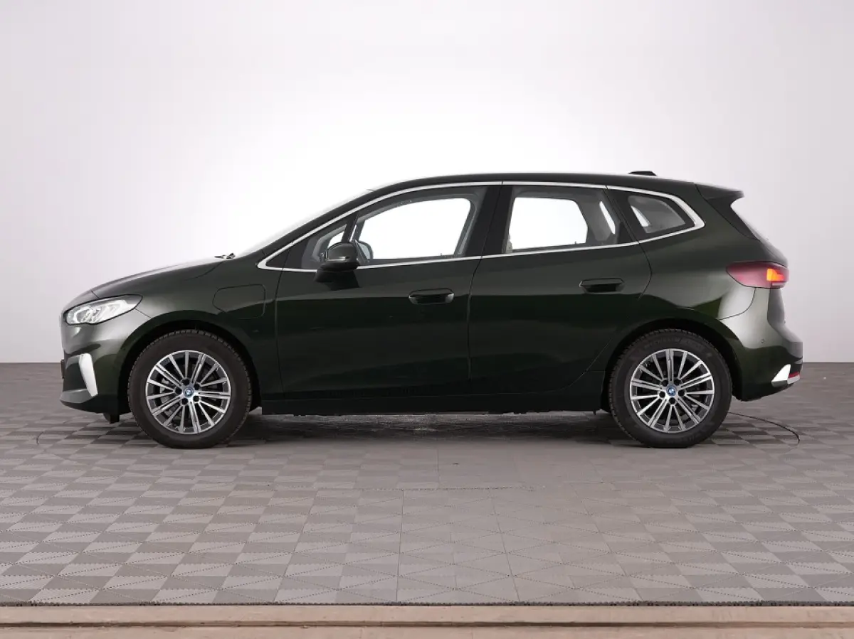 225 xDrive Luxury Line | LEDER | CAMERA | NAVI | ECC | PHEV | Sanremo Grün Metallic !