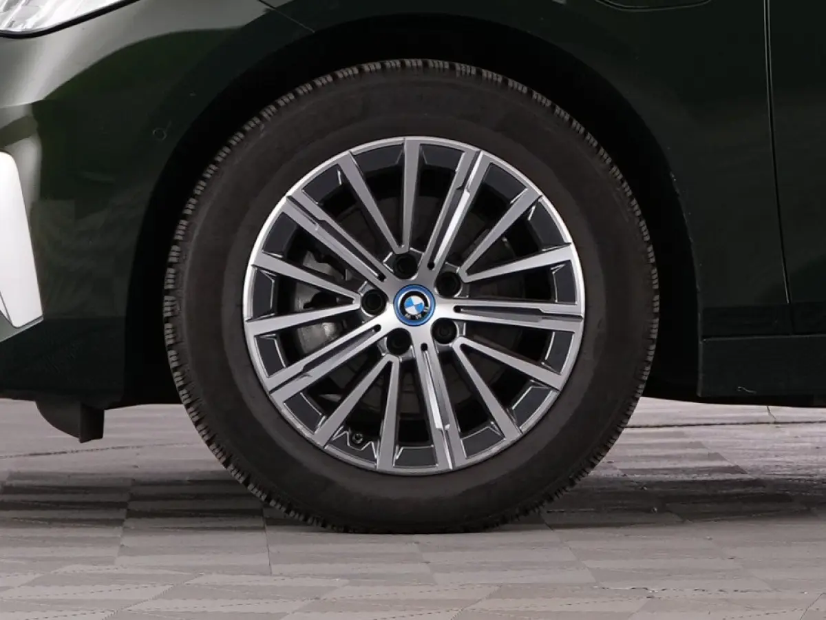 225 xDrive Luxury Line | LEDER | CAMERA | NAVI | ECC | PHEV | Sanremo Grün Metallic !