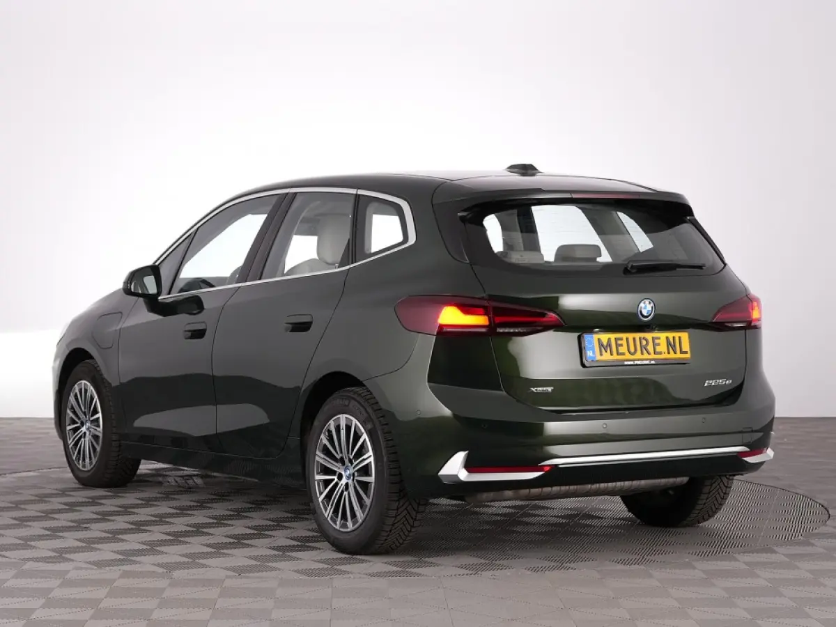 225 xDrive Luxury Line | LEDER | CAMERA | NAVI | ECC | PHEV | Sanremo Grün Metallic !