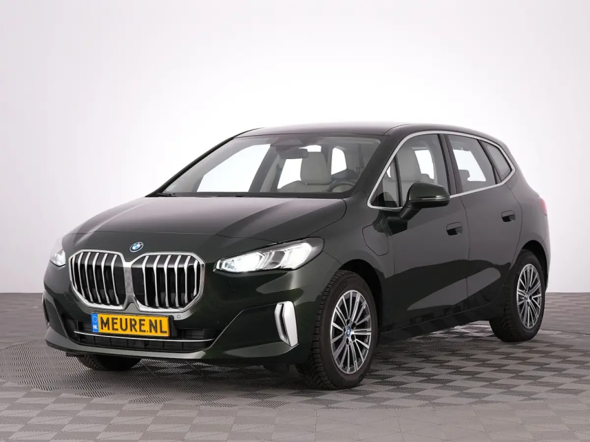 225 xDrive Luxury Line | LEDER | CAMERA | NAVI | ECC | PHEV | Sanremo Grün Metallic !