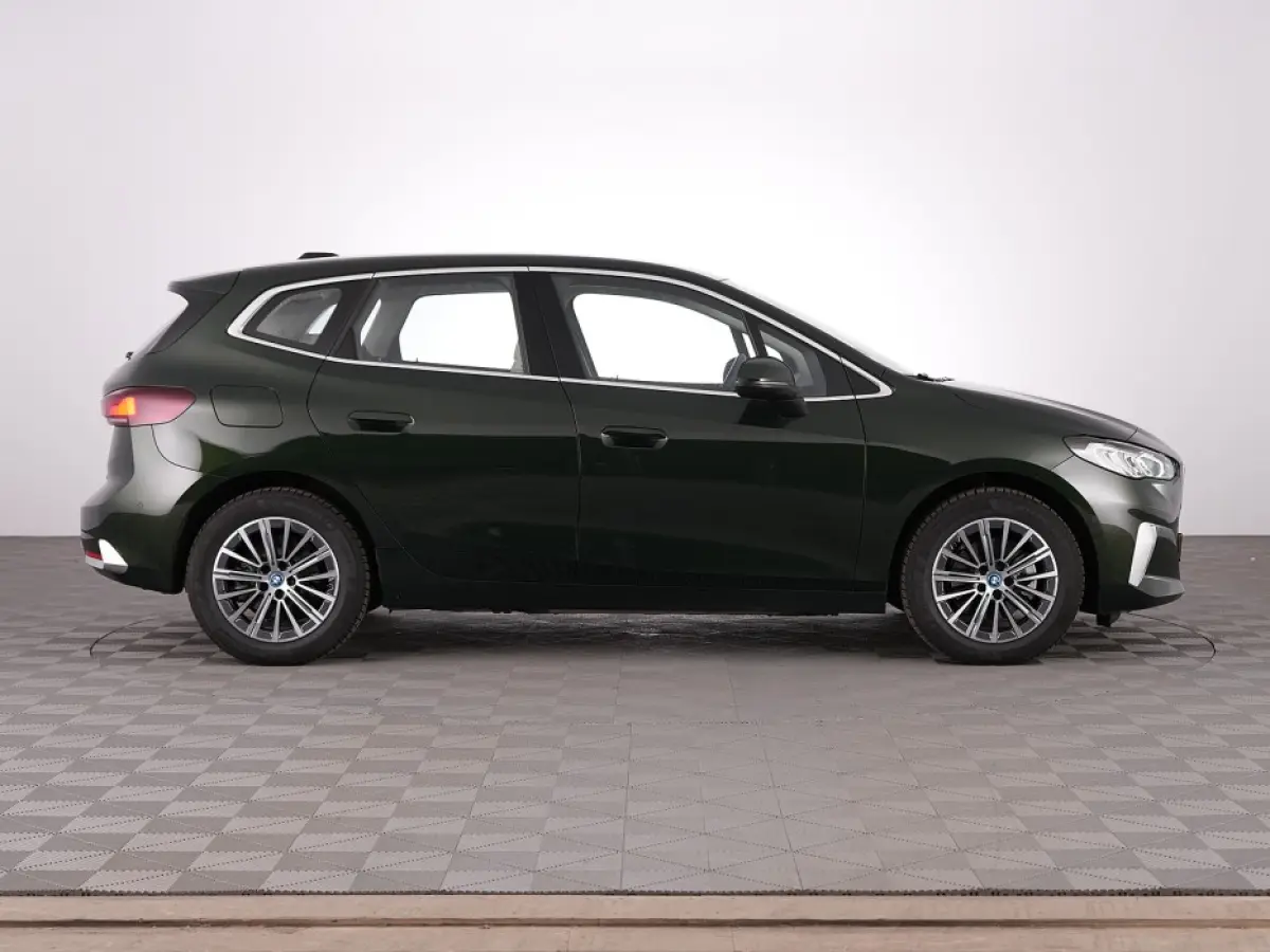 225 xDrive Luxury Line | LEDER | CAMERA | NAVI | ECC | PHEV | Sanremo Grün Metallic !