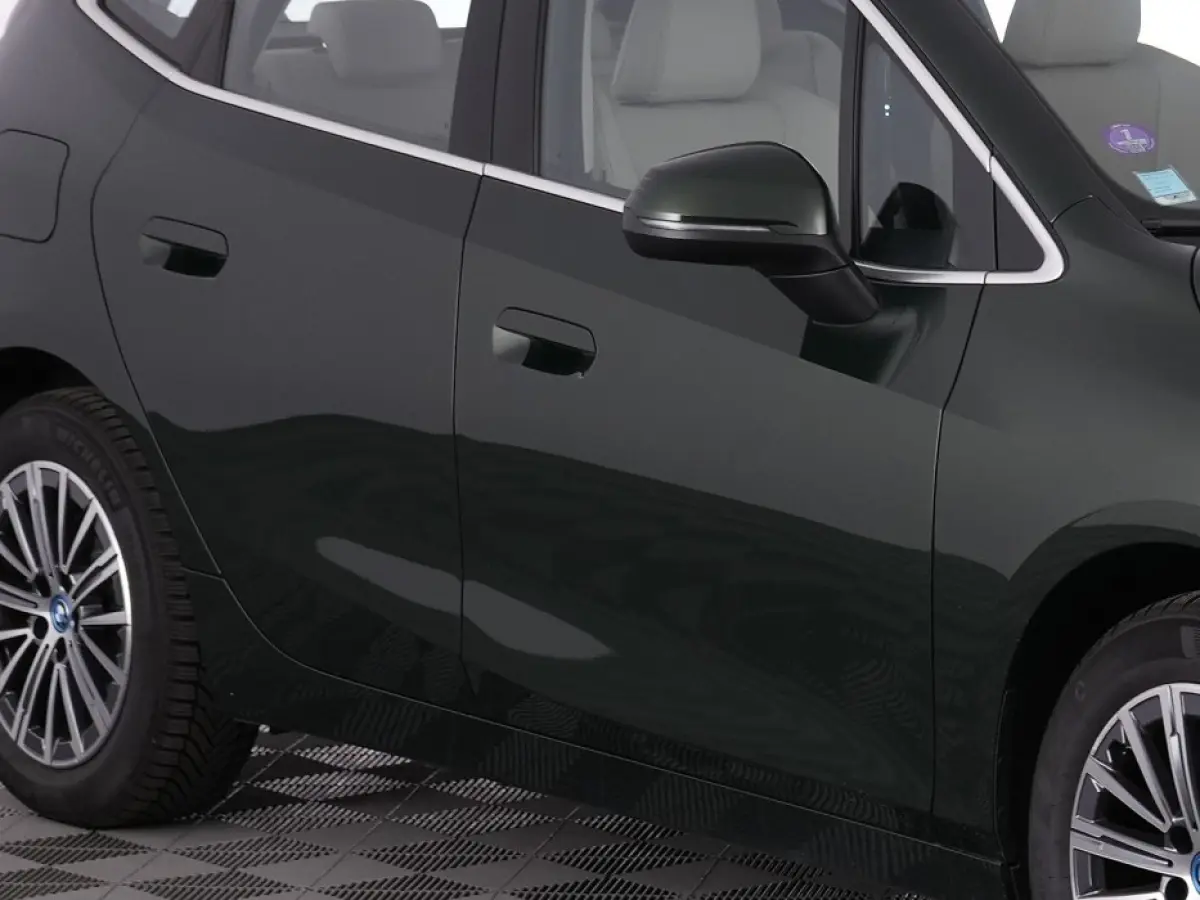 225 xDrive Luxury Line | LEDER | CAMERA | NAVI | ECC | PHEV | Sanremo Grün Metallic !