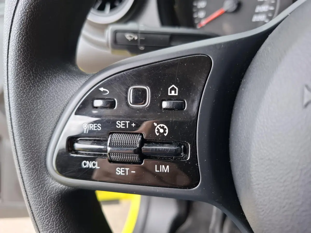 110 CDI L1 Pro AIRCO / CRUISE CONTROLE / CAMERA / NAVI / TREKHAAK