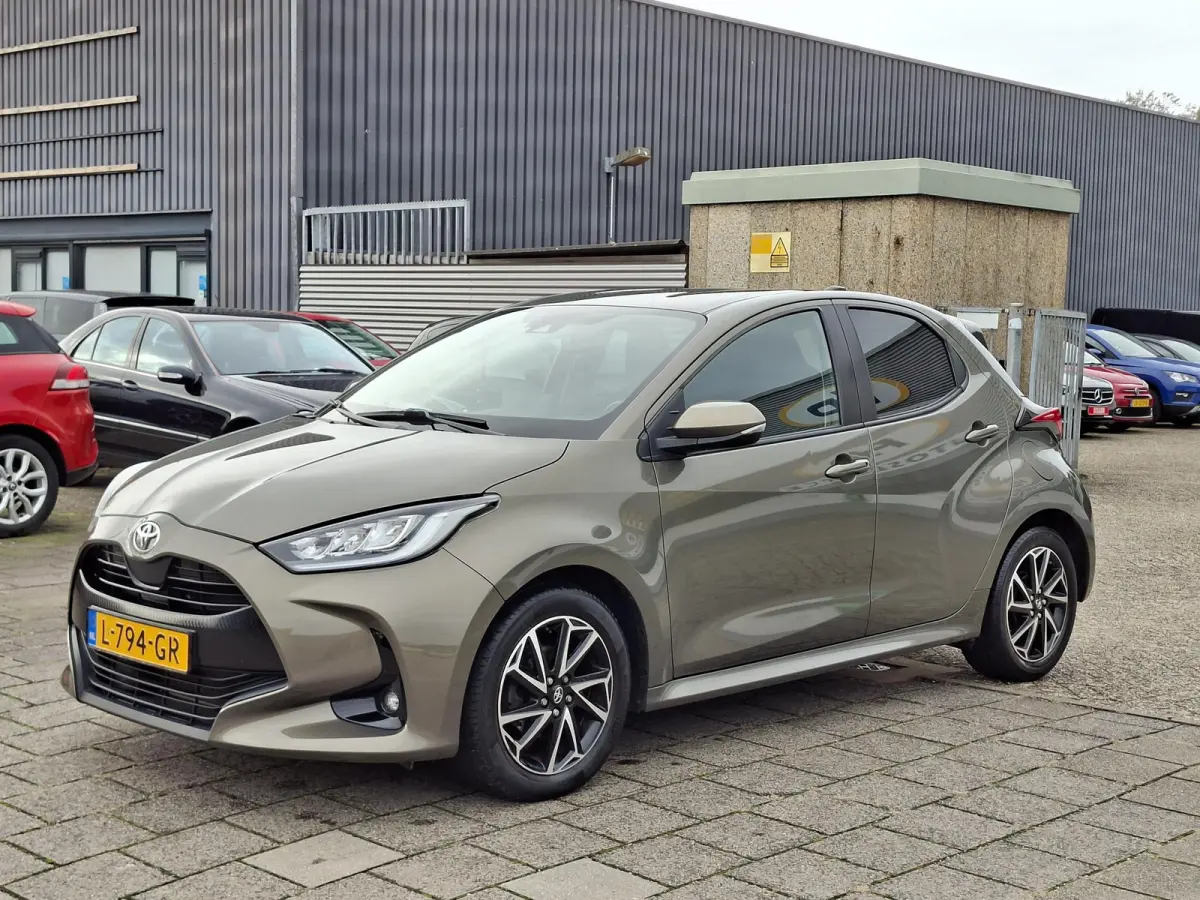 1.5 VVT-i Style Garantie tot 6-2031! /Carplay/Adaptive Cruise/Full-LED/JBL/Camera/Privacy Glass