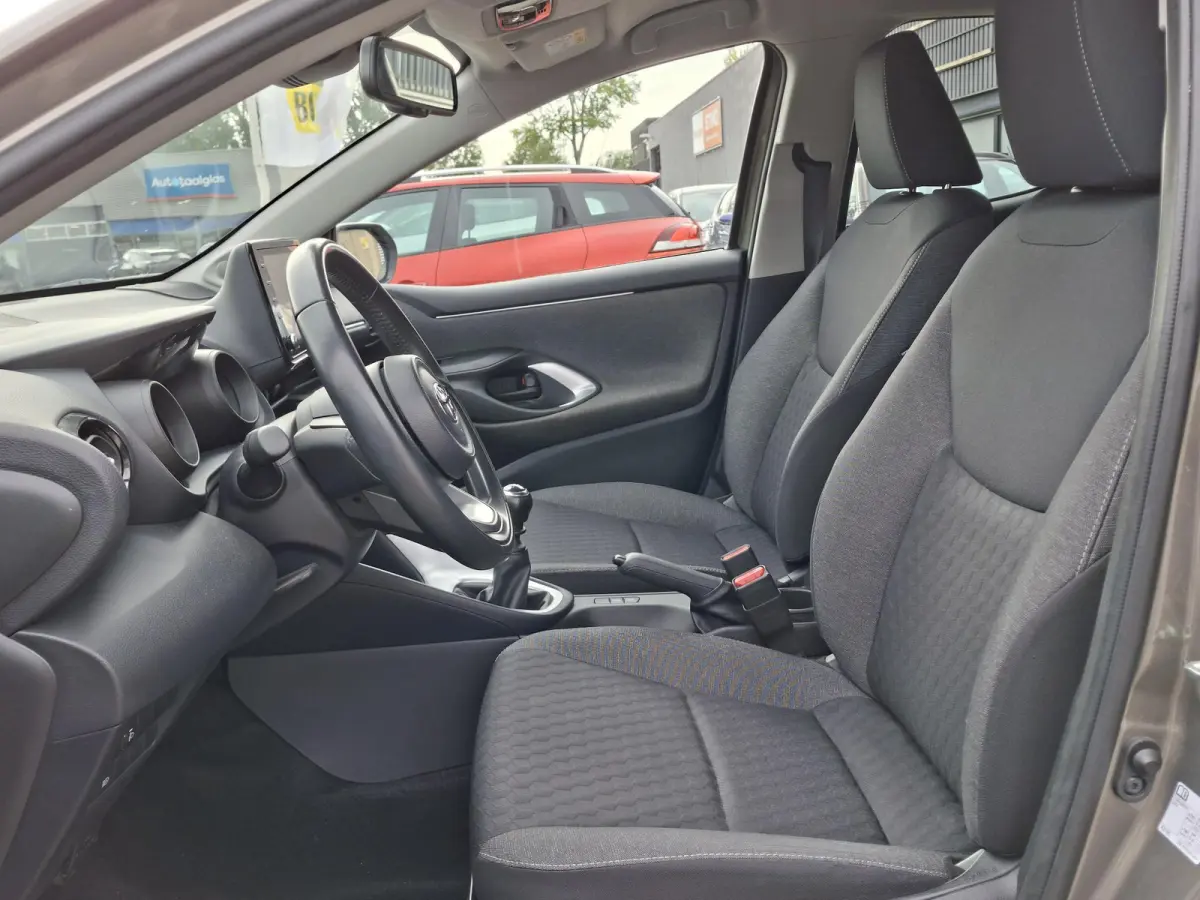 1.5 VVT-i Style Garantie tot 6-2031! /Carplay/Adaptive Cruise/Full-LED/JBL/Camera/Privacy Glass
