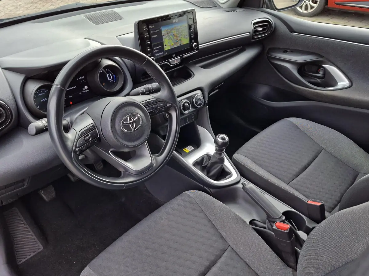 1.5 VVT-i Style Garantie tot 6-2031! /Carplay/Adaptive Cruise/Full-LED/JBL/Camera/Privacy Glass