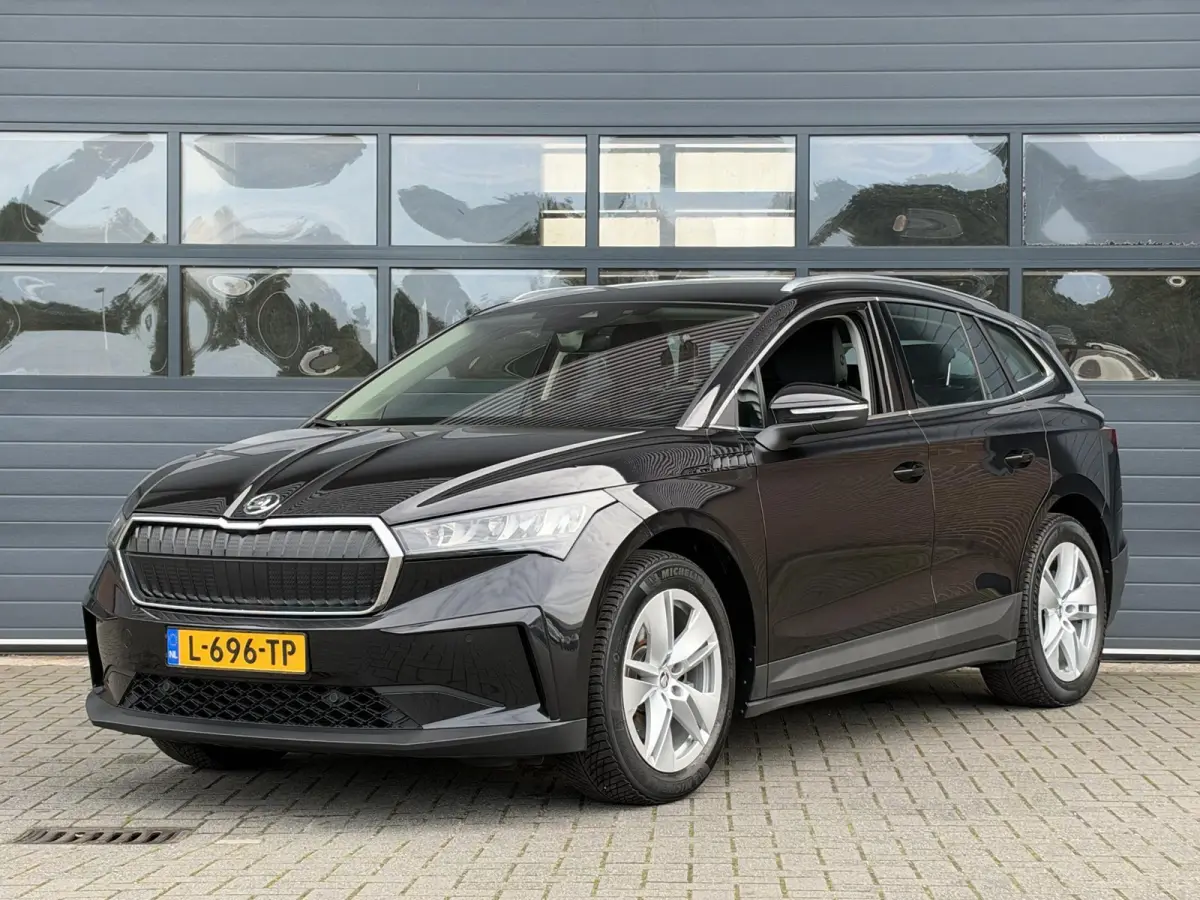 80 (95% SOH) I GROOT ACCUPAKKET I STOELVERWARMING I P-CAMERA I LEDEREN INTERIEUR