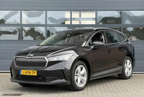 80 (95% SOH) I GROOT ACCUPAKKET I STOELVERWARMING I P-CAMERA I LEDEREN INTERIEUR