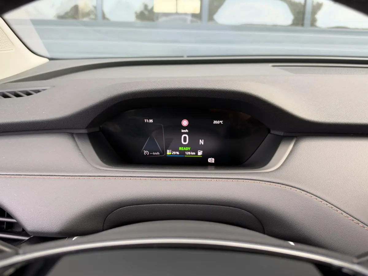 80 (95% SOH) I GROOT ACCUPAKKET I STOELVERWARMING I P-CAMERA I LEDEREN INTERIEUR