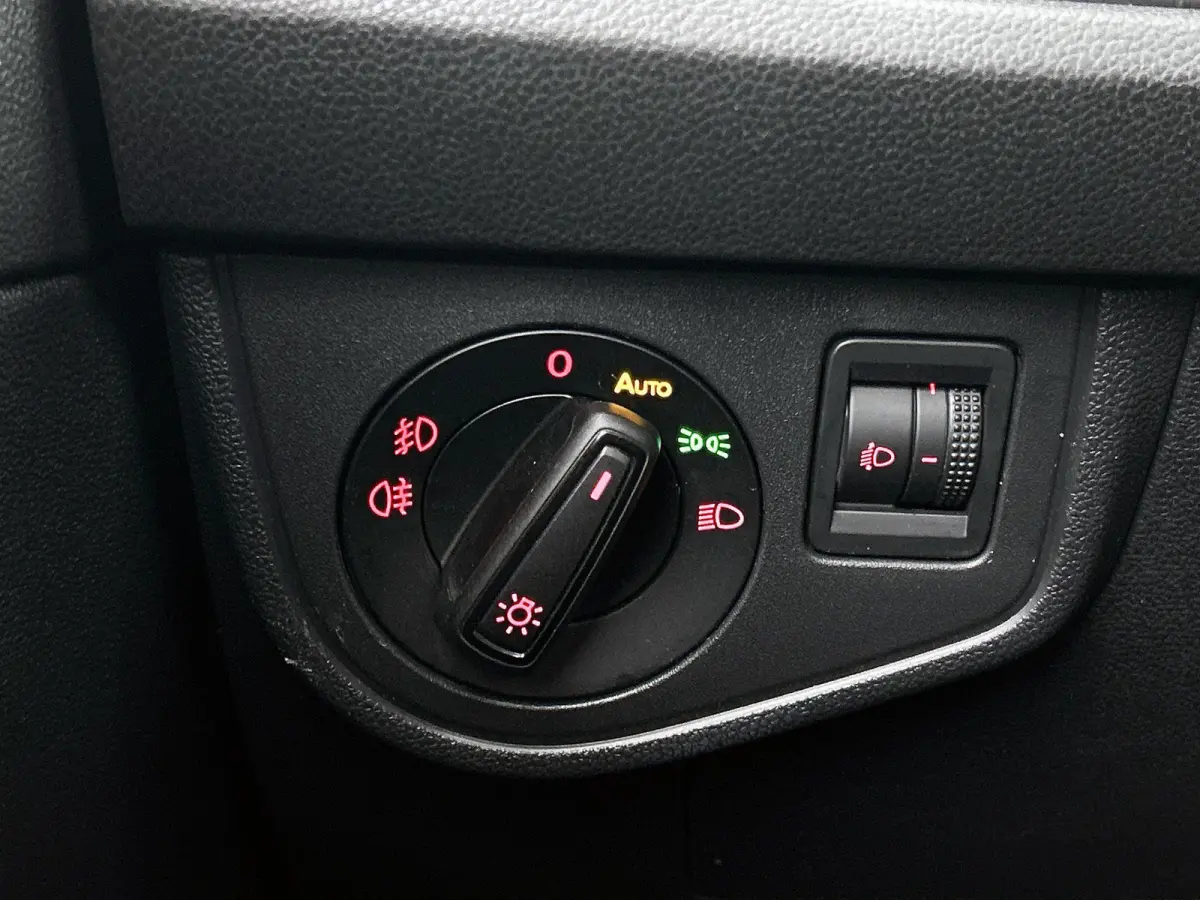 1.0 TSI Comfortline 95 PK | Automaat | Airco | Adaptive Cruise Control | Apple Carplay & Android auto | Panoramadak | Achteruitrijcamera |