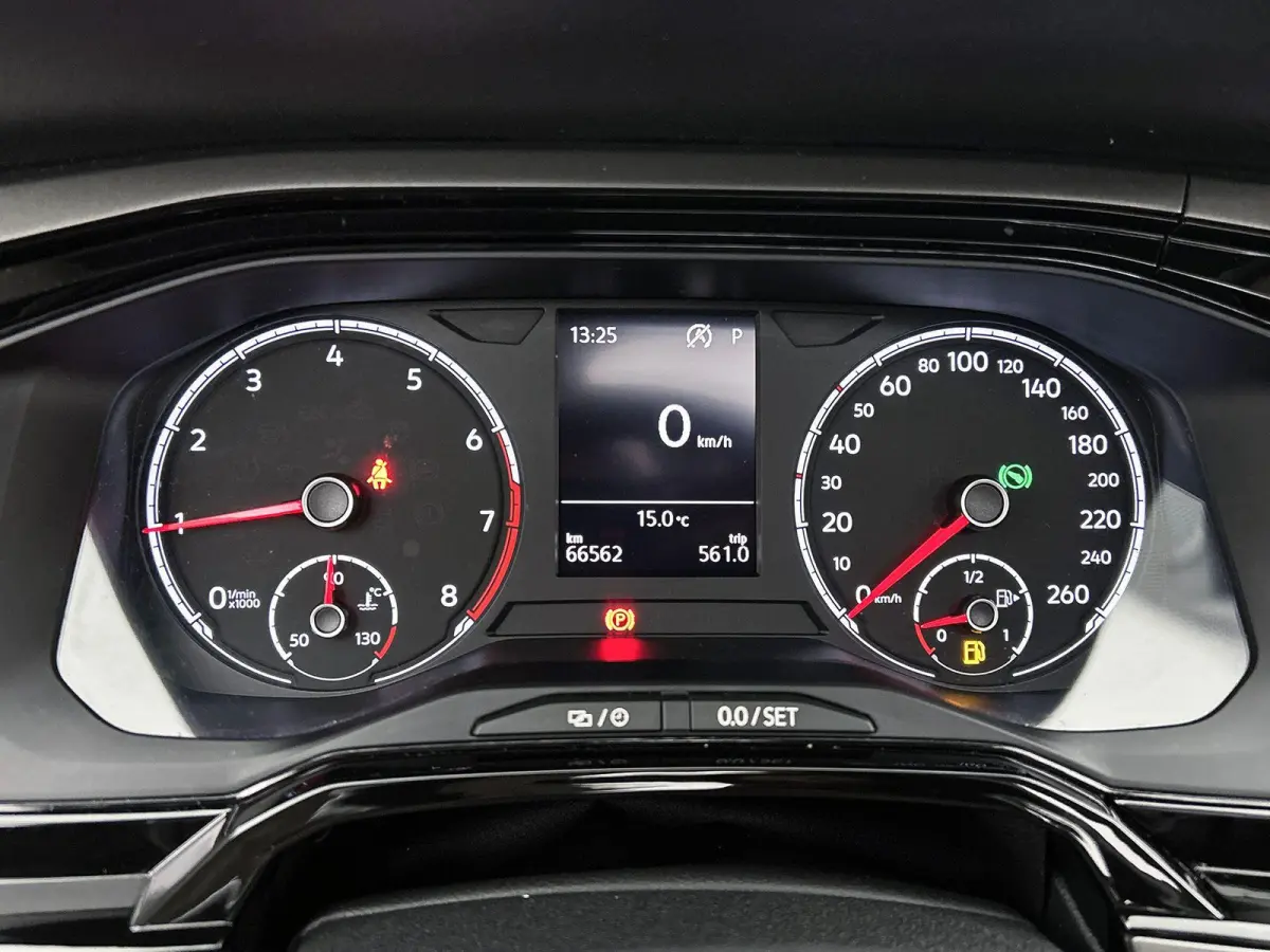1.0 TSI Comfortline 95 PK | Automaat | Airco | Adaptive Cruise Control | Apple Carplay & Android auto | Panoramadak | Achteruitrijcamera |