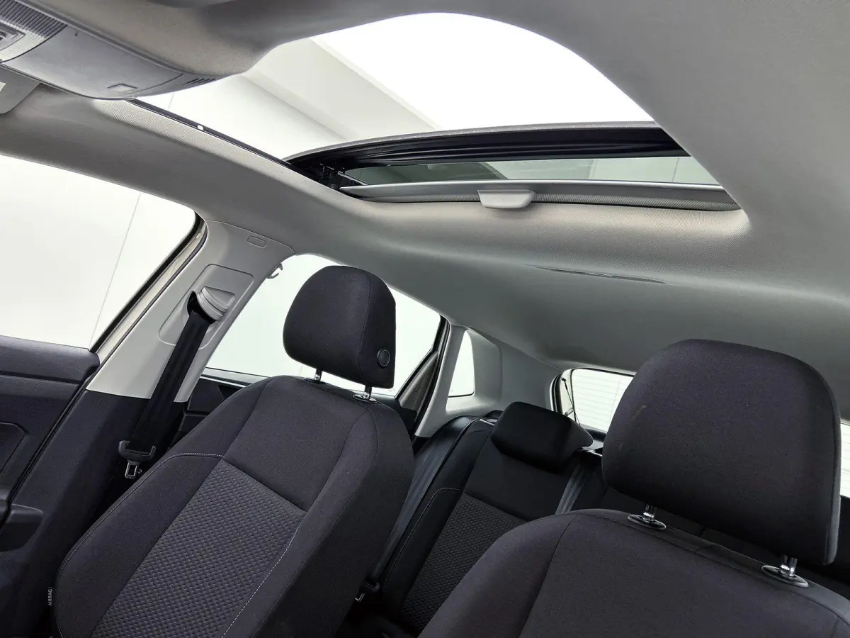 1.0 TSI Comfortline 95 PK | Automaat | Airco | Adaptive Cruise Control | Apple Carplay & Android auto | Panoramadak | Achteruitrijcamera |