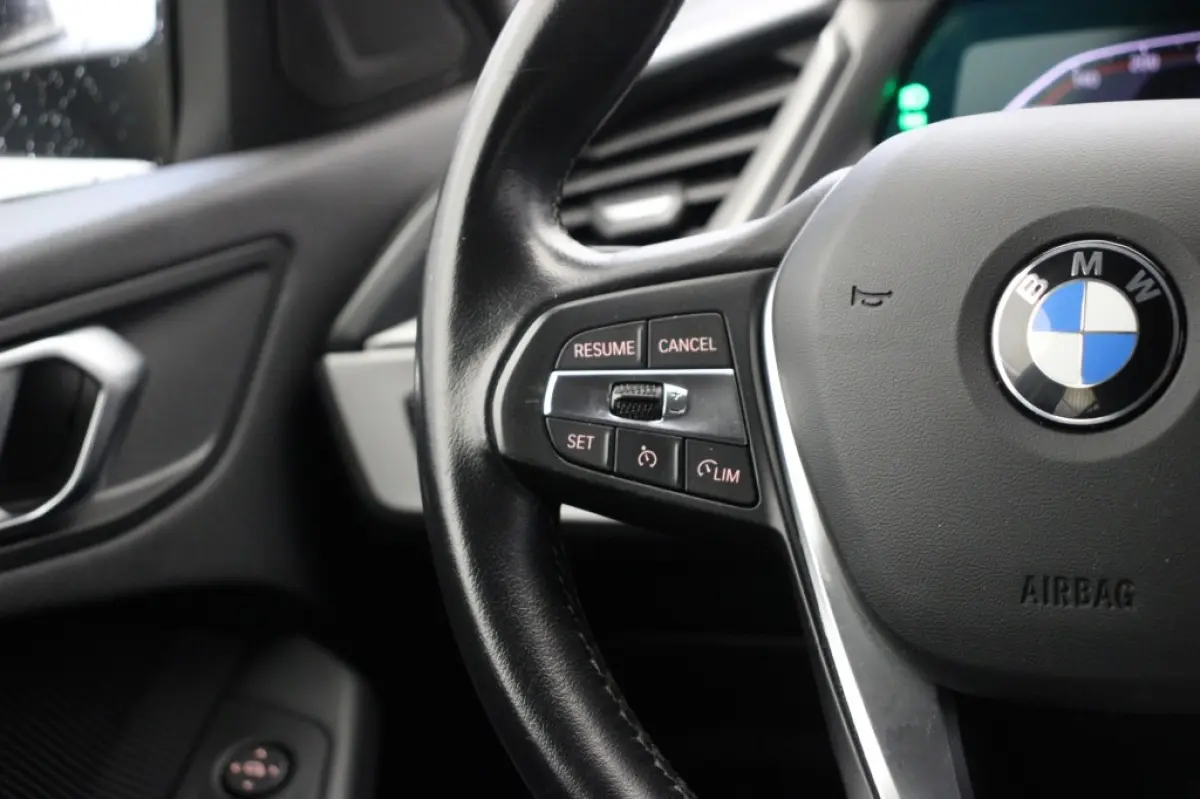118i Business Edition Automaat - Digitaal Cockpit, Carplay, Clima, Stoelverw.