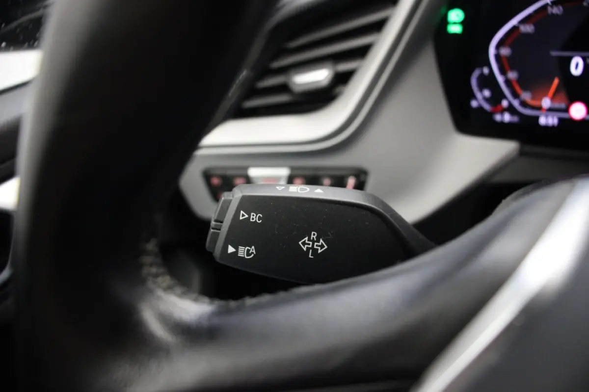 118i Business Edition Automaat - Digitaal Cockpit, Carplay, Clima, Stoelverw.