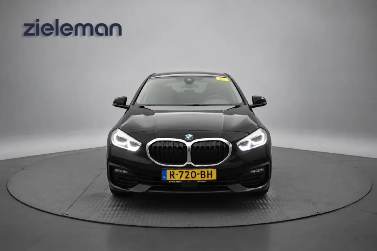 118i Business Edition Automaat - Digitaal Cockpit, Carplay, Clima, Stoelverw.