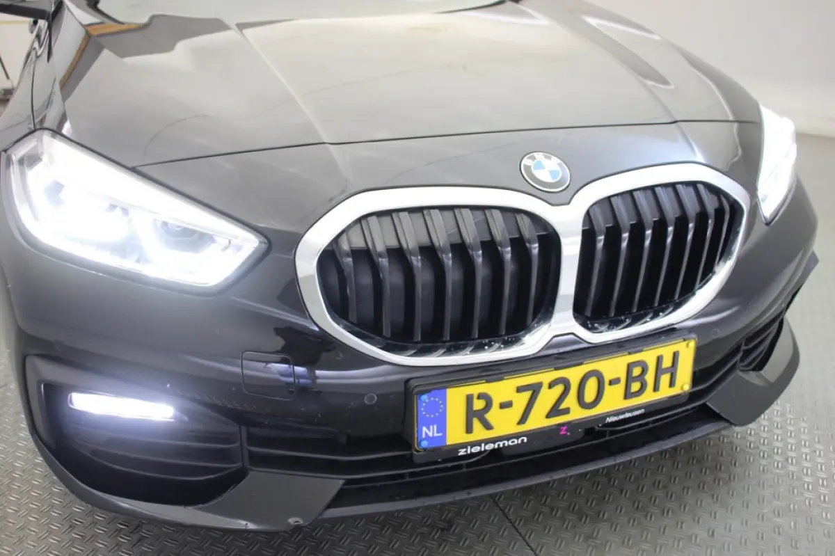 118i Business Edition Automaat - Digitaal Cockpit, Carplay, Clima, Stoelverw.