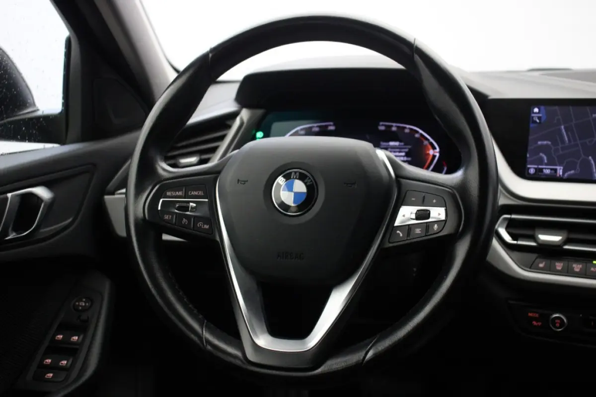 118i Business Edition Automaat - Digitaal Cockpit, Carplay, Clima, Stoelverw.