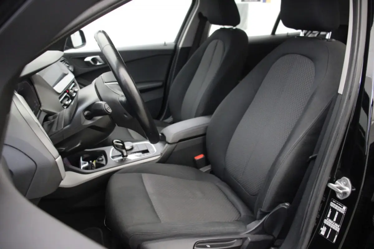 118i Business Edition Automaat - Digitaal Cockpit, Carplay, Clima, Stoelverw.
