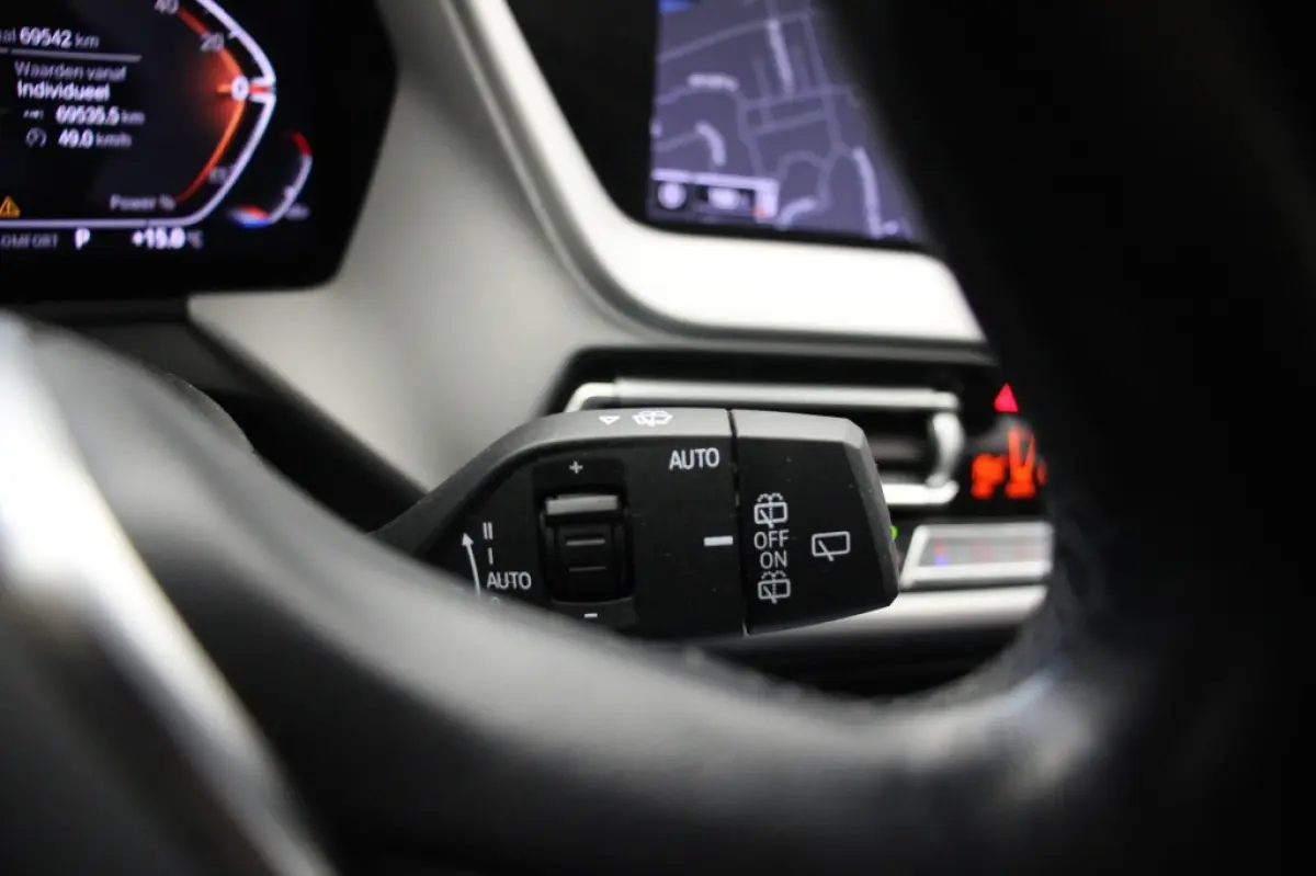 118i Business Edition Automaat - Digitaal Cockpit, Carplay, Clima, Stoelverw.